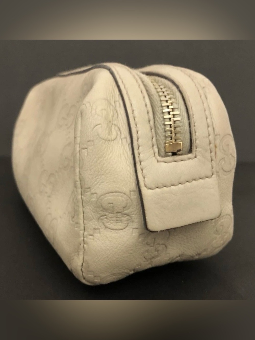 Gucci Guccissima Heart GG Logo Leather Cosmetic Pouch – Off‑White - Picture 4 of 7